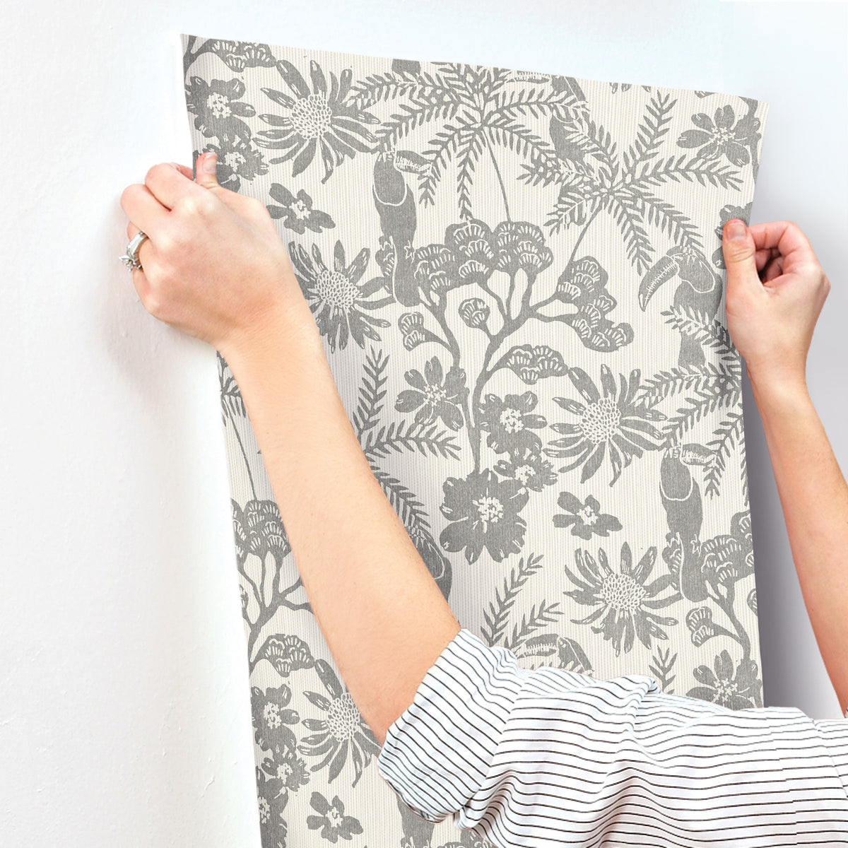 4146-27247-peel-and-stick-wallpaper-stick-application-step