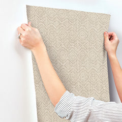 4146-27252-peel-and-stick-wallpaper-stick-application-step