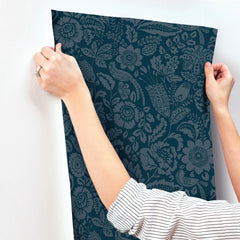 4147-27360-peel-and-stick-wallpaper-stick-application-step