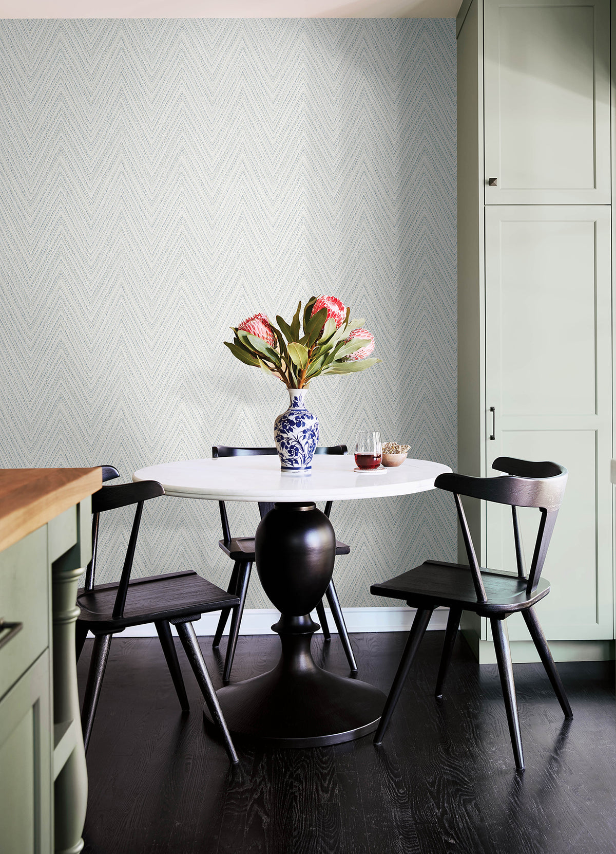 4147-27368-peel-and-stick-wallpaper-room-scene
