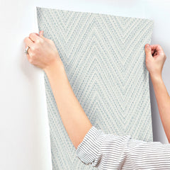4147-27368-peel-and-stick-wallpaper-stick-application-step