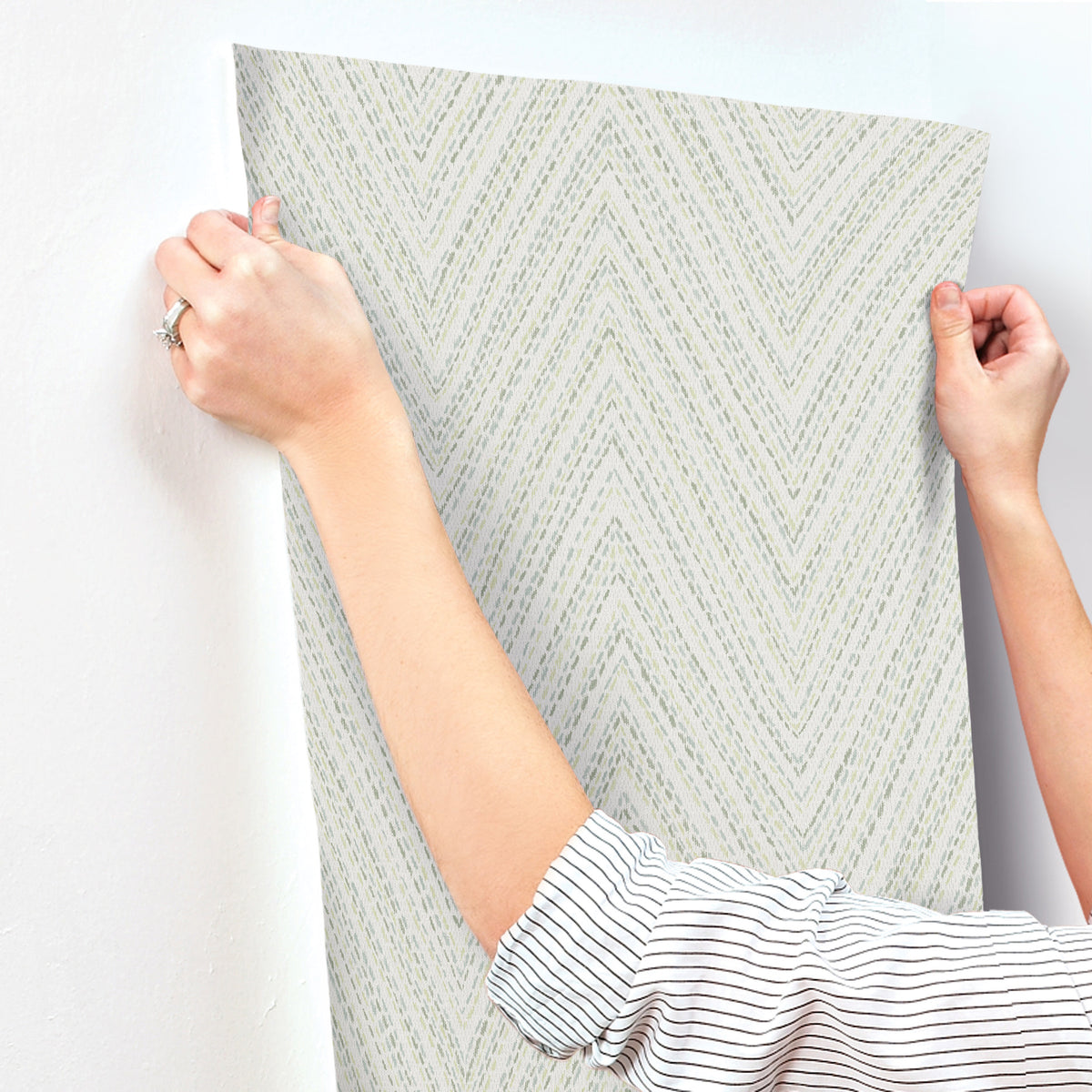 4147-27370-peel-and-stick-wallpaper-stick-application-step
