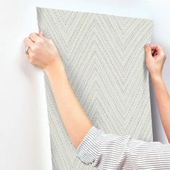 4147-27370-peel-and-stick-wallpaper-stick-application-step
