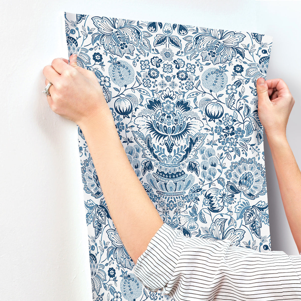 4147-27372-peel-and-stick-wallpaper-stick-application-step
