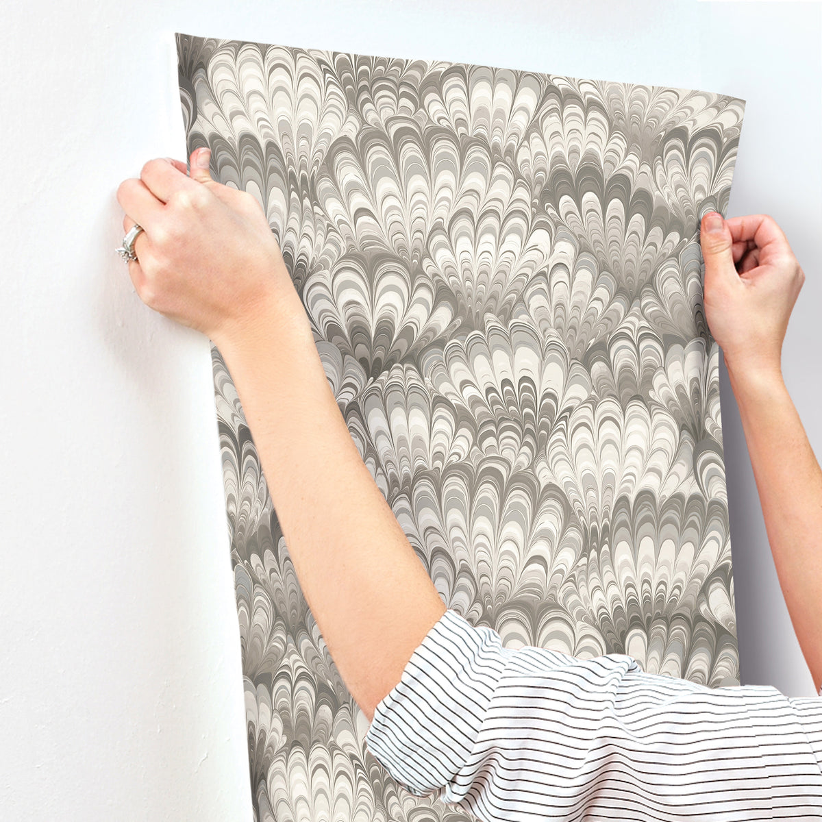 4147-27378-peel-and-stick-wallpaper-stick-application-step