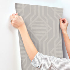 4147-27405-peel-and-stick-wallpaper-stick-application-step