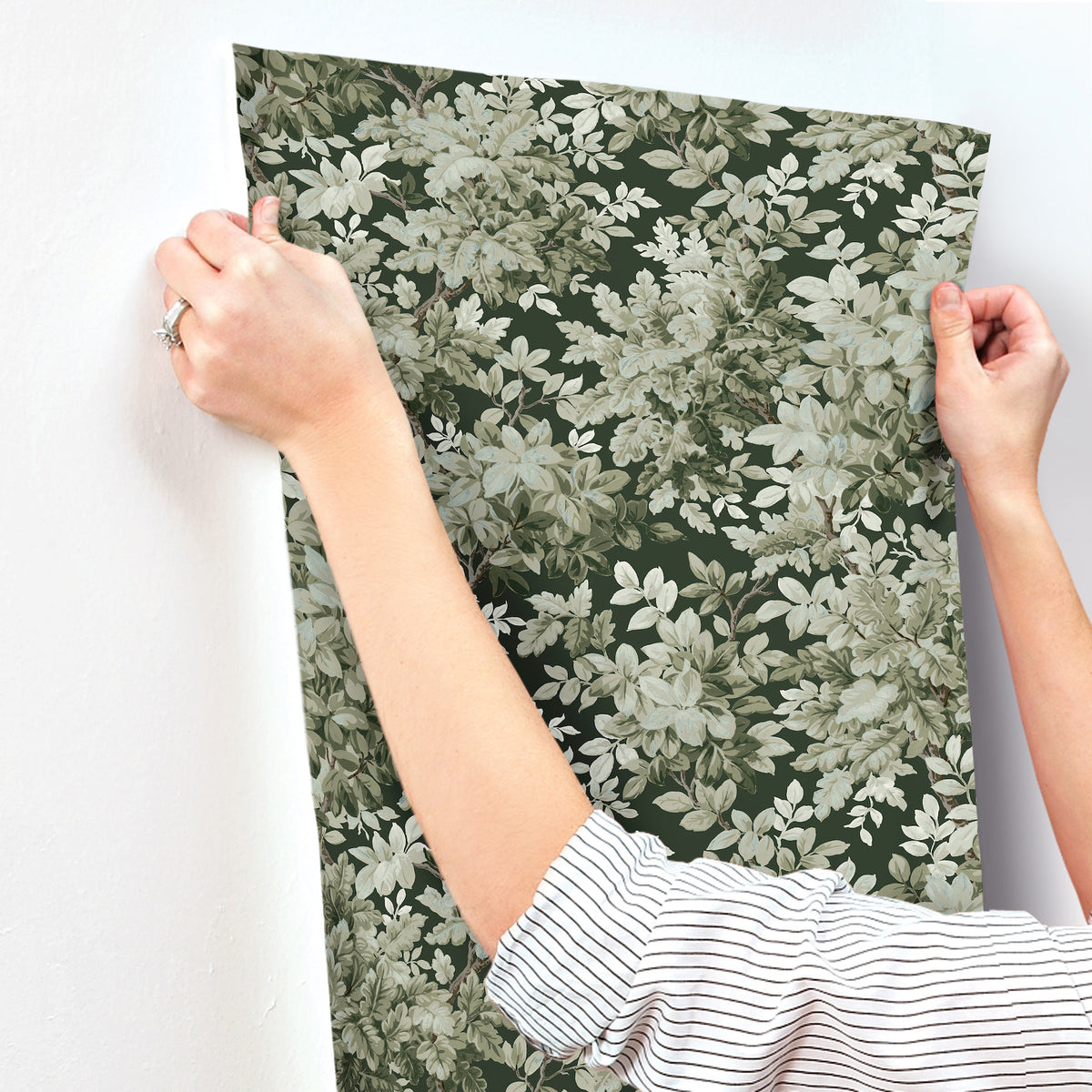 4147-80004-peel-and-stick-wallpaper-stick-application-step