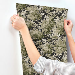 4147-80005-peel-and-stick-wallpaper-stick-application-step