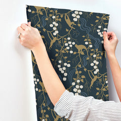 4147-80010-peel-and-stick-wallpaper-stick-application-step