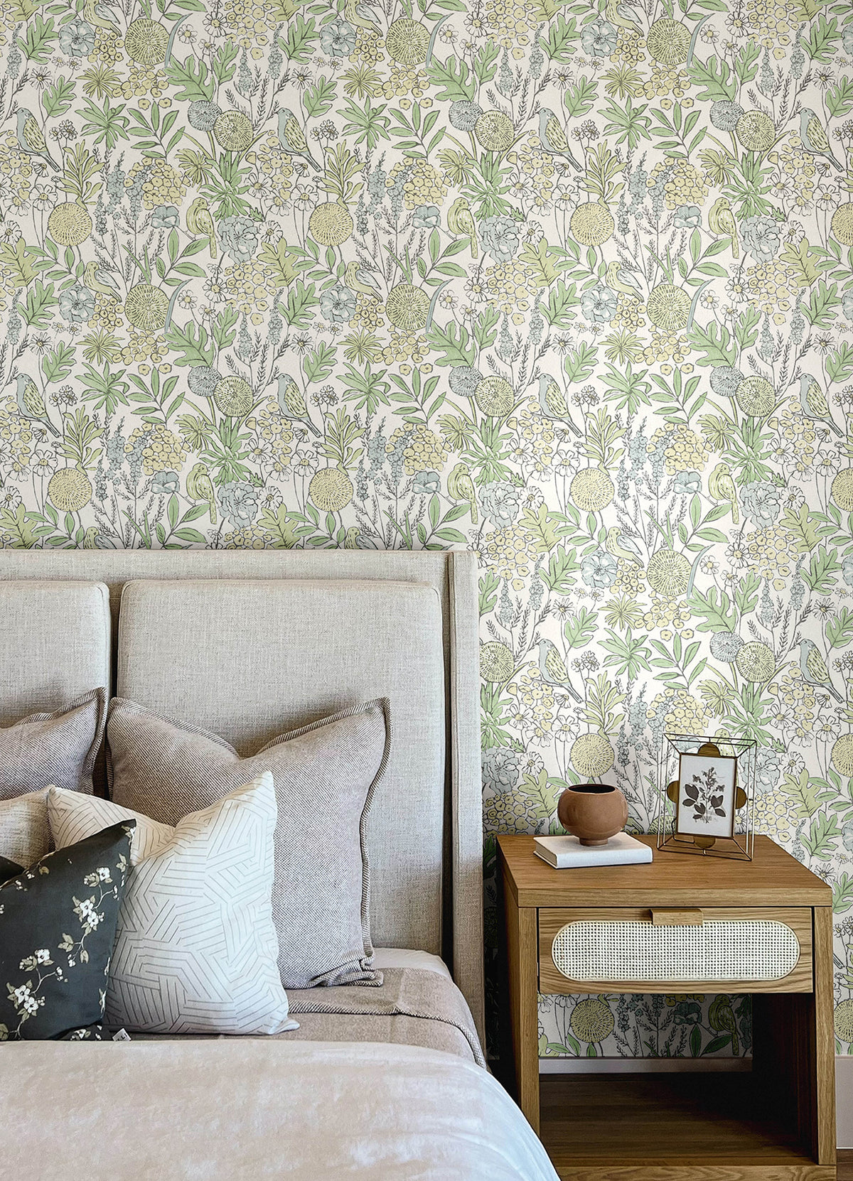 4148-27412-peel-and-stick-wallpaper-room-scene-detail-closeup