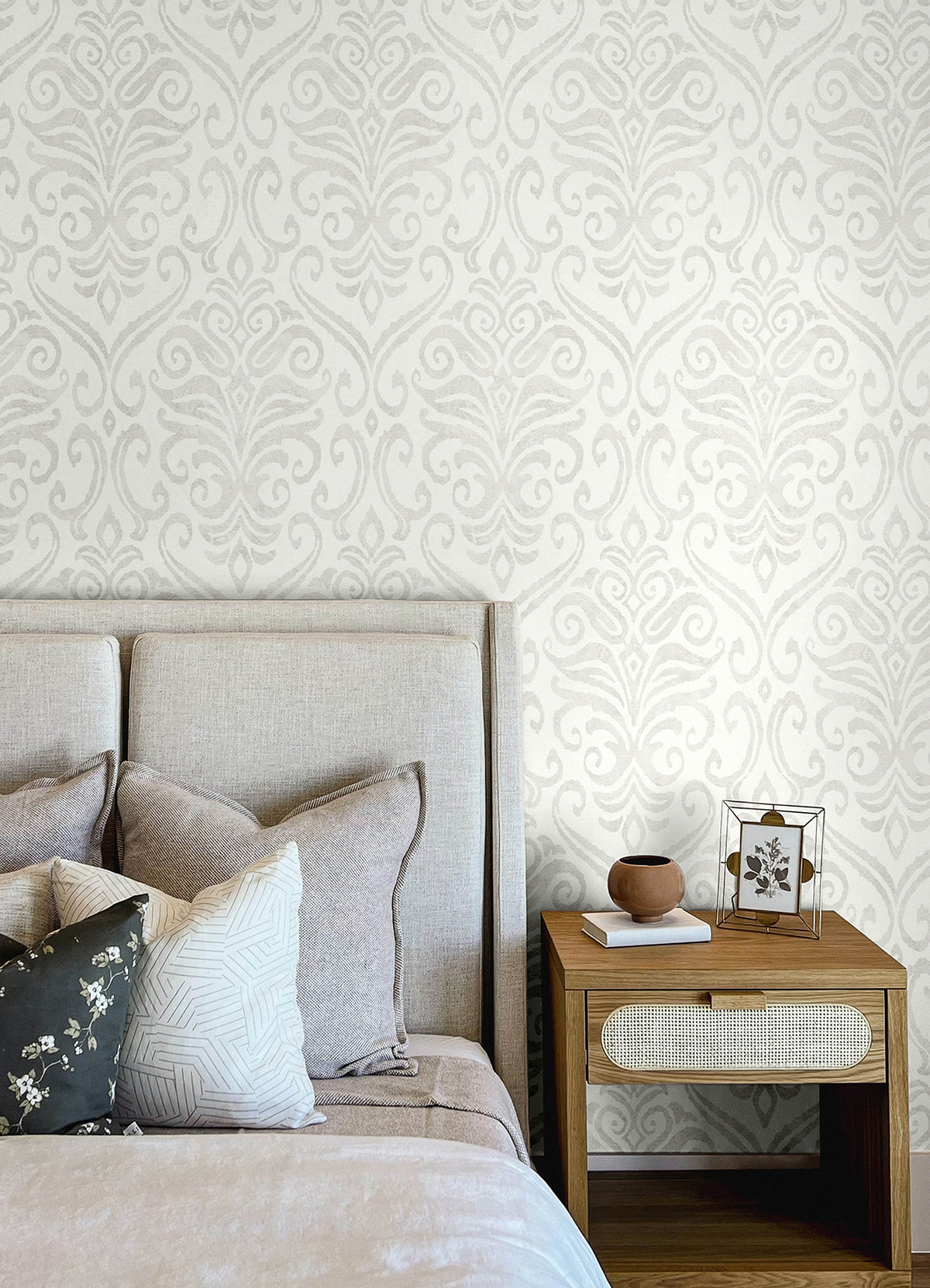4148-27437-peel-and-stick-wallpaper-room-scene-detail-closeup