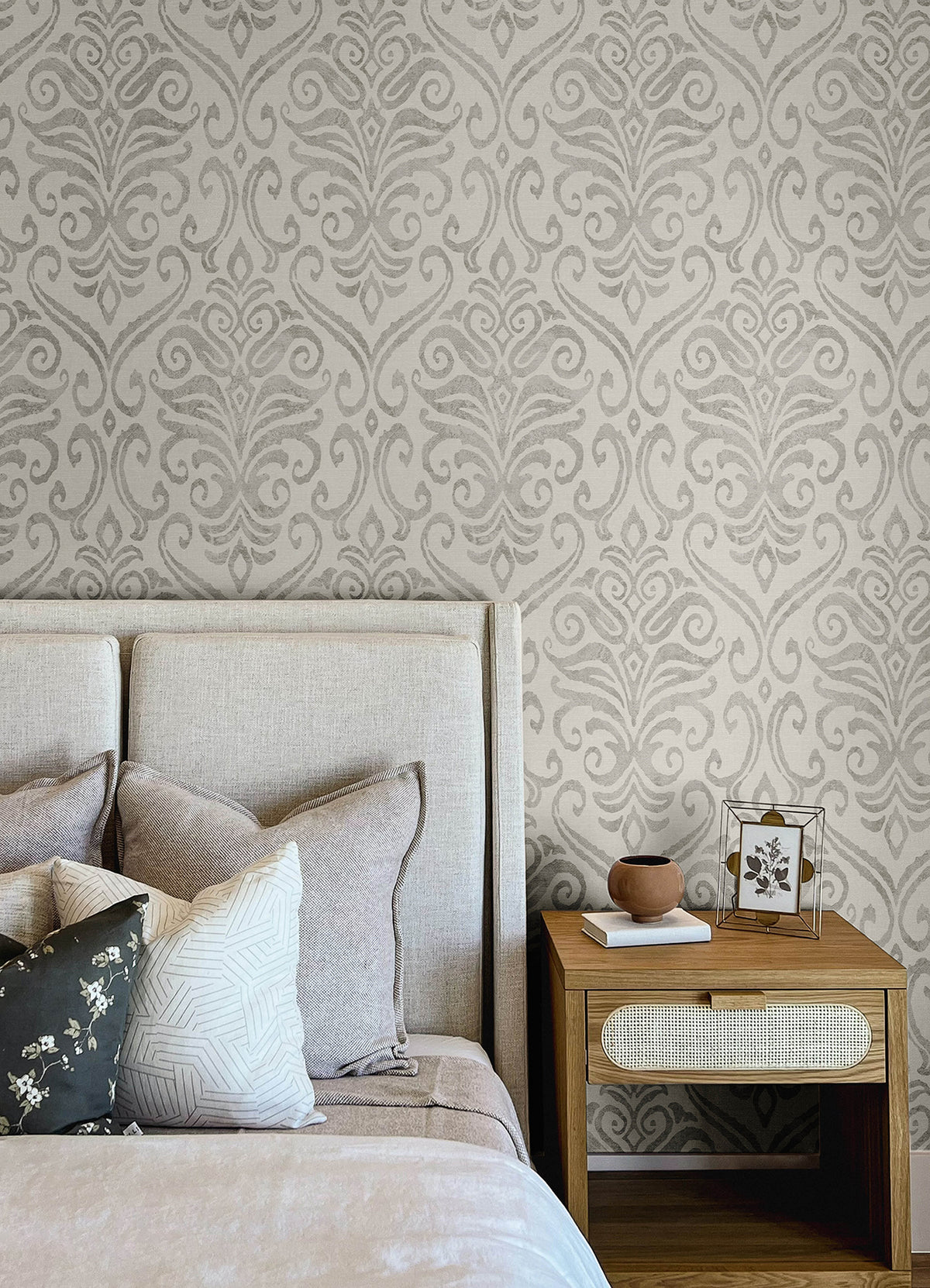 4148-27439-peel-and-stick-wallpaper-room-scene-detail-closeup