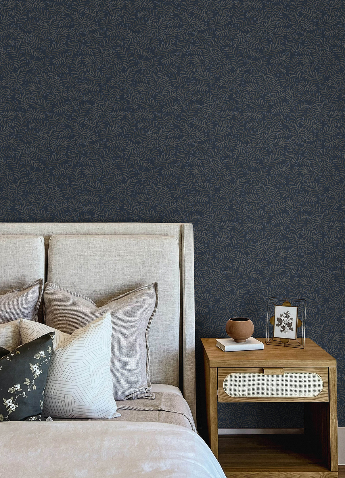 4148-27443-peel-and-stick-wallpaper-room-scene-detail-closeup