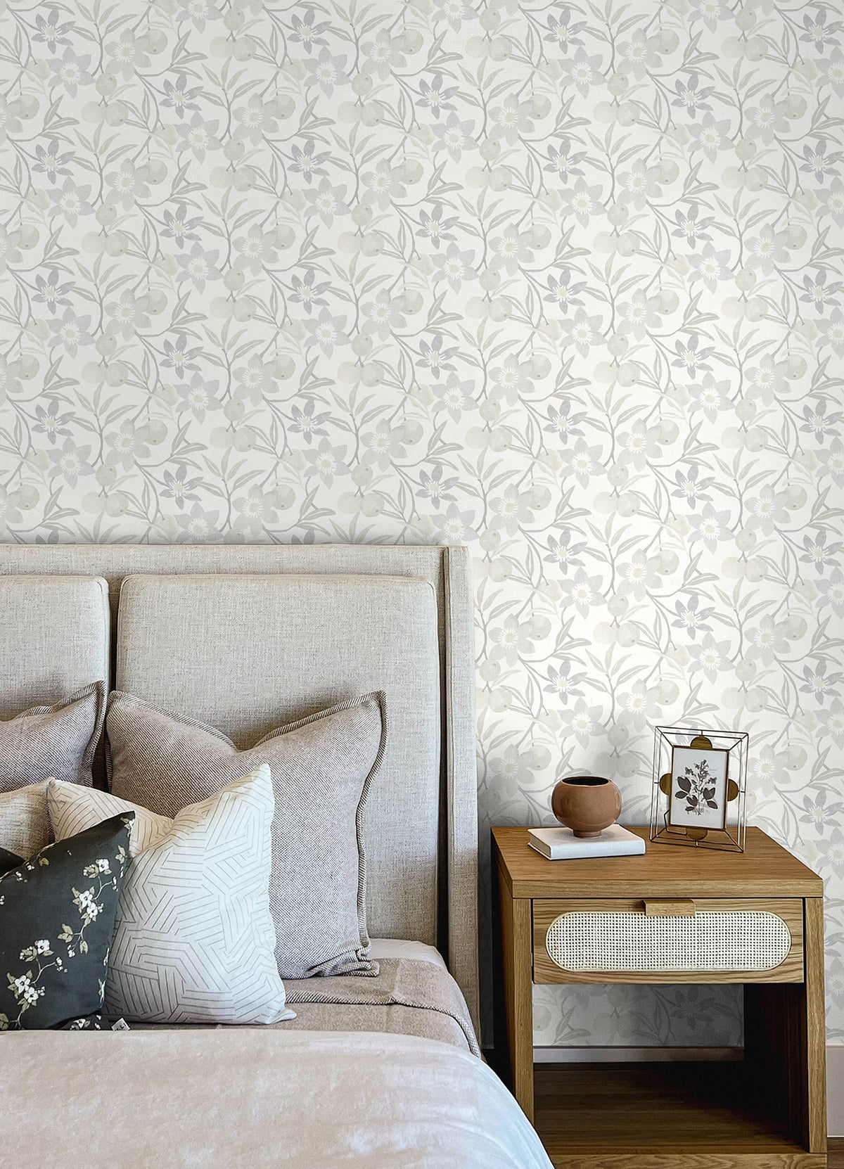 4148-27450-peel-and-stick-wallpaper-room-scene-detail-closeup