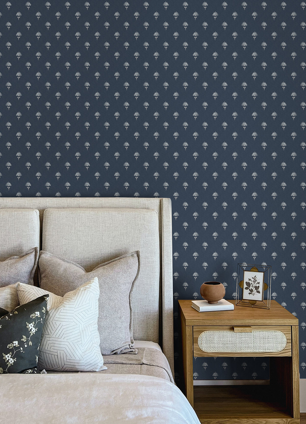 4148-27461-peel-and-stick-wallpaper-room-scene-detail-closeup