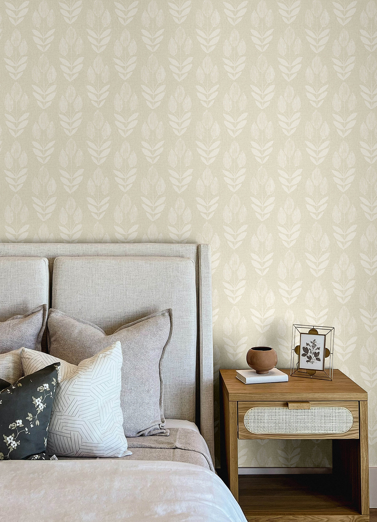 4148-27474-peel-and-stick-wallpaper-room-scene-detail-closeup
