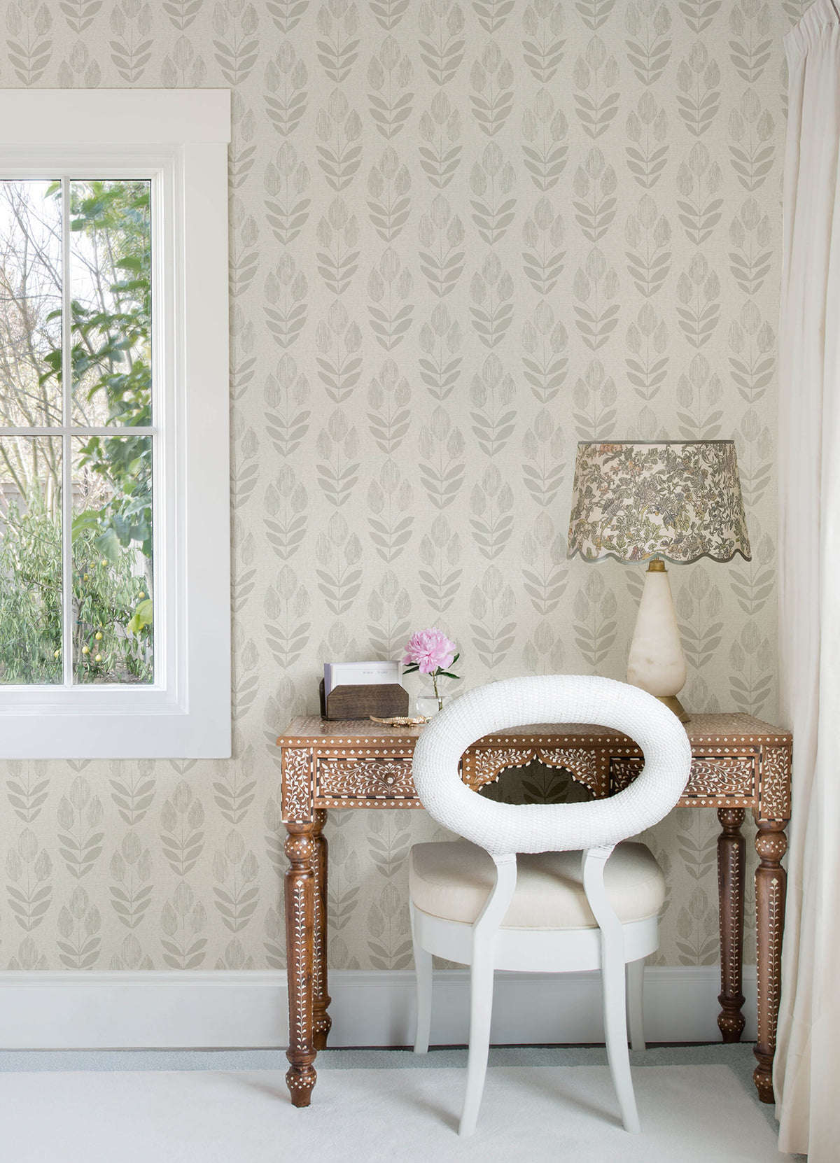 4148-27476-peel-and-stick-wallpaper-room-scene