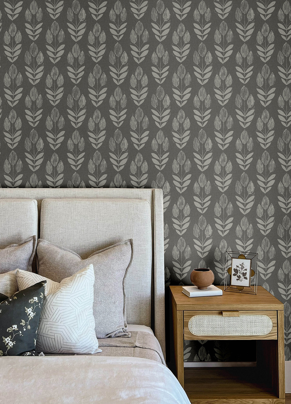 4148-27477-peel-and-stick-wallpaper-room-scene-detail-closeup