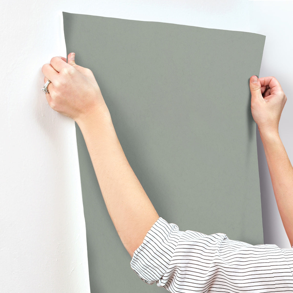 4153-77002-peel-and-stick-wallpaper-stick-application-step