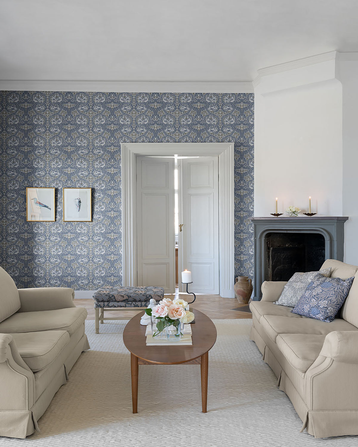 4153-82024-peel-and-stick-wallpaper-room-scene