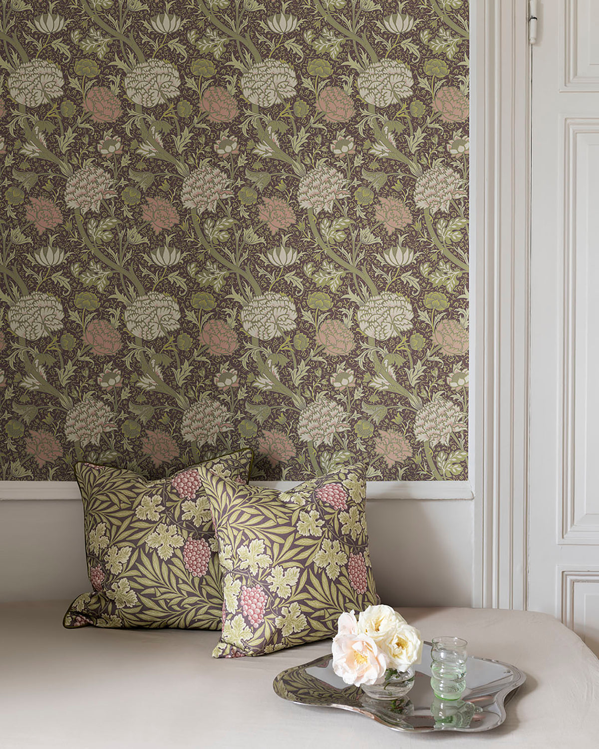 4153-82036-peel-and-stick-wallpaper-room-scene