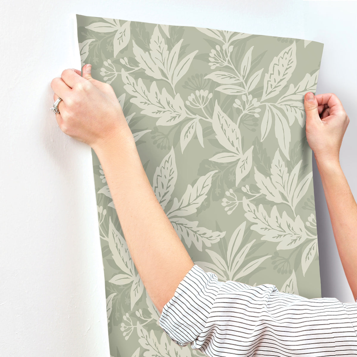 4155-27326-peel-and-stick-wallpaper-stick-application-step