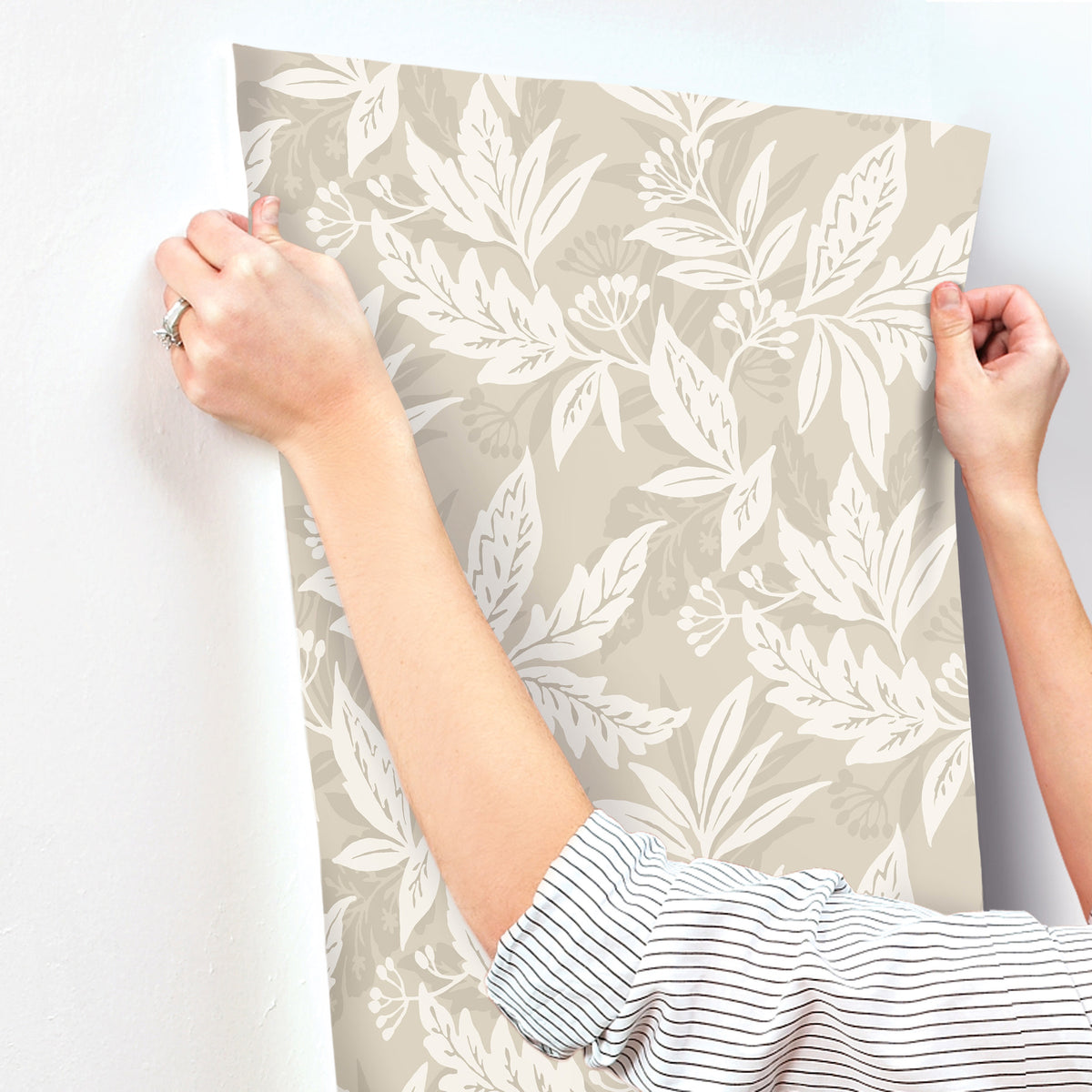 4155-27328-peel-and-stick-wallpaper-stick-application-step
