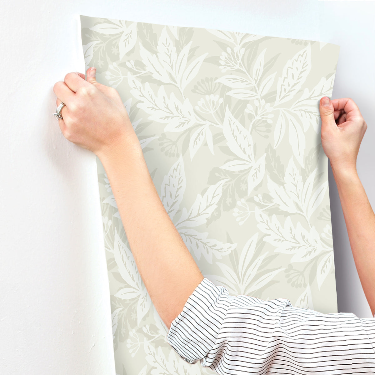 4155-27329-peel-and-stick-wallpaper-stick-application-step