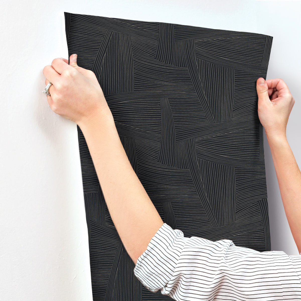 4155-27330-peel-and-stick-wallpaper-stick-application-step