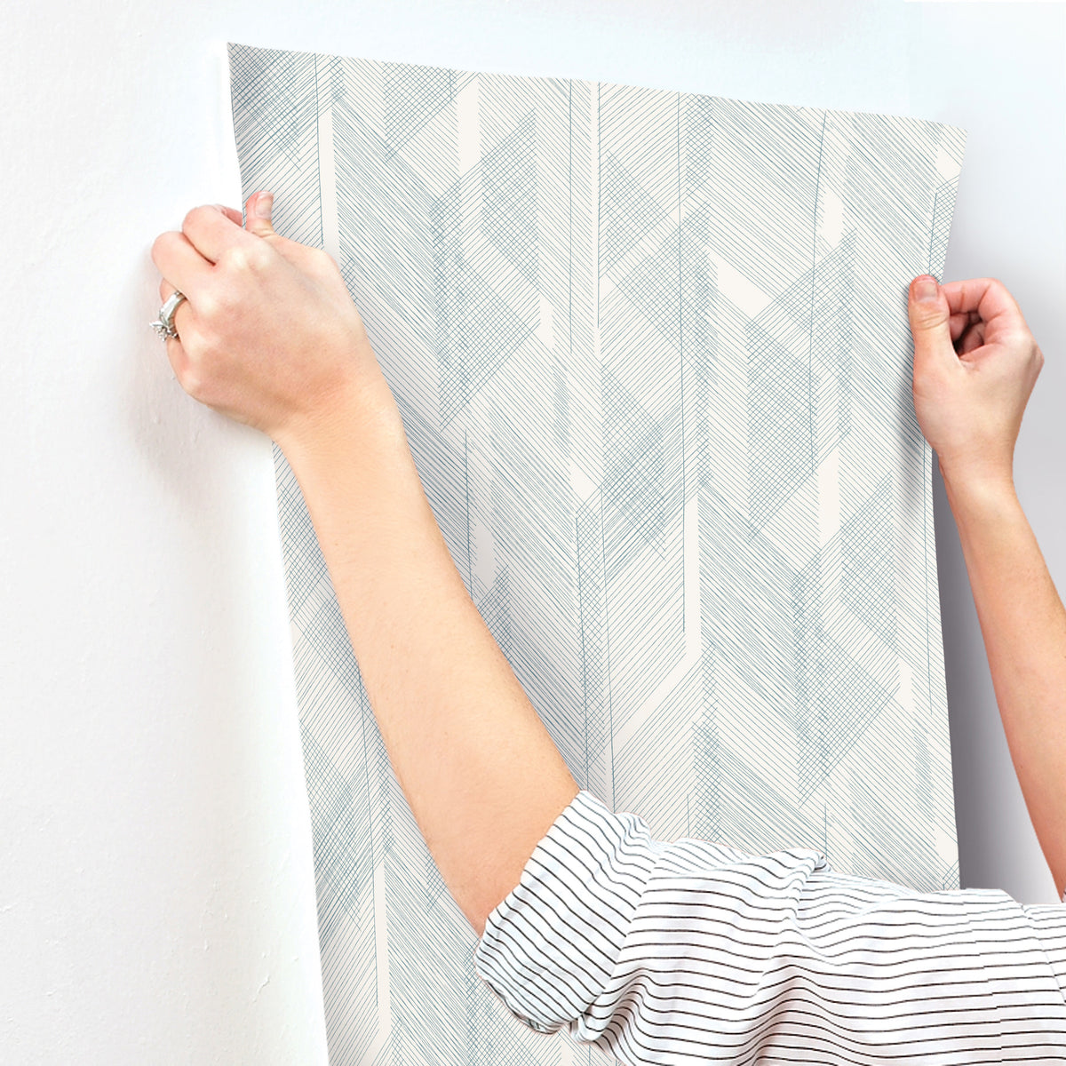 4155-27337-peel-and-stick-wallpaper-stick-application-step