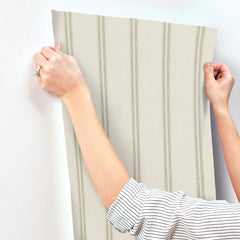 4169-13077-peel-and-stick-wallpaper-stick-application-step