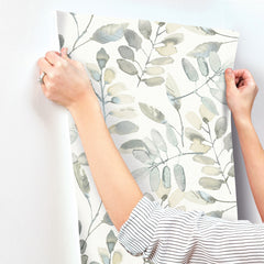 4169-13905-peel-and-stick-wallpaper-stick-application-step