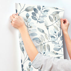 4169-13908-peel-and-stick-wallpaper-stick-application-step