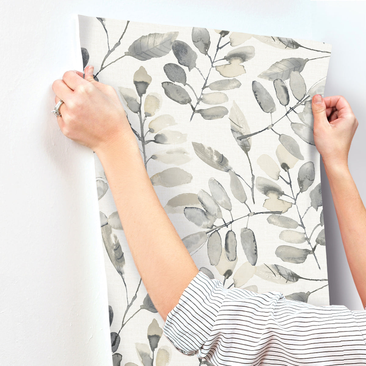4169-13910-peel-and-stick-wallpaper-stick-application-step