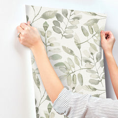 4169-13911-peel-and-stick-wallpaper-stick-application-step