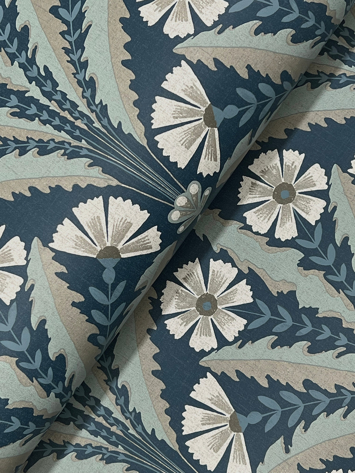 4169-27600-peel-and-stick-wallpaper-detail-closeup
