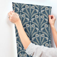 4169-27600-peel-and-stick-wallpaper-stick-application-step