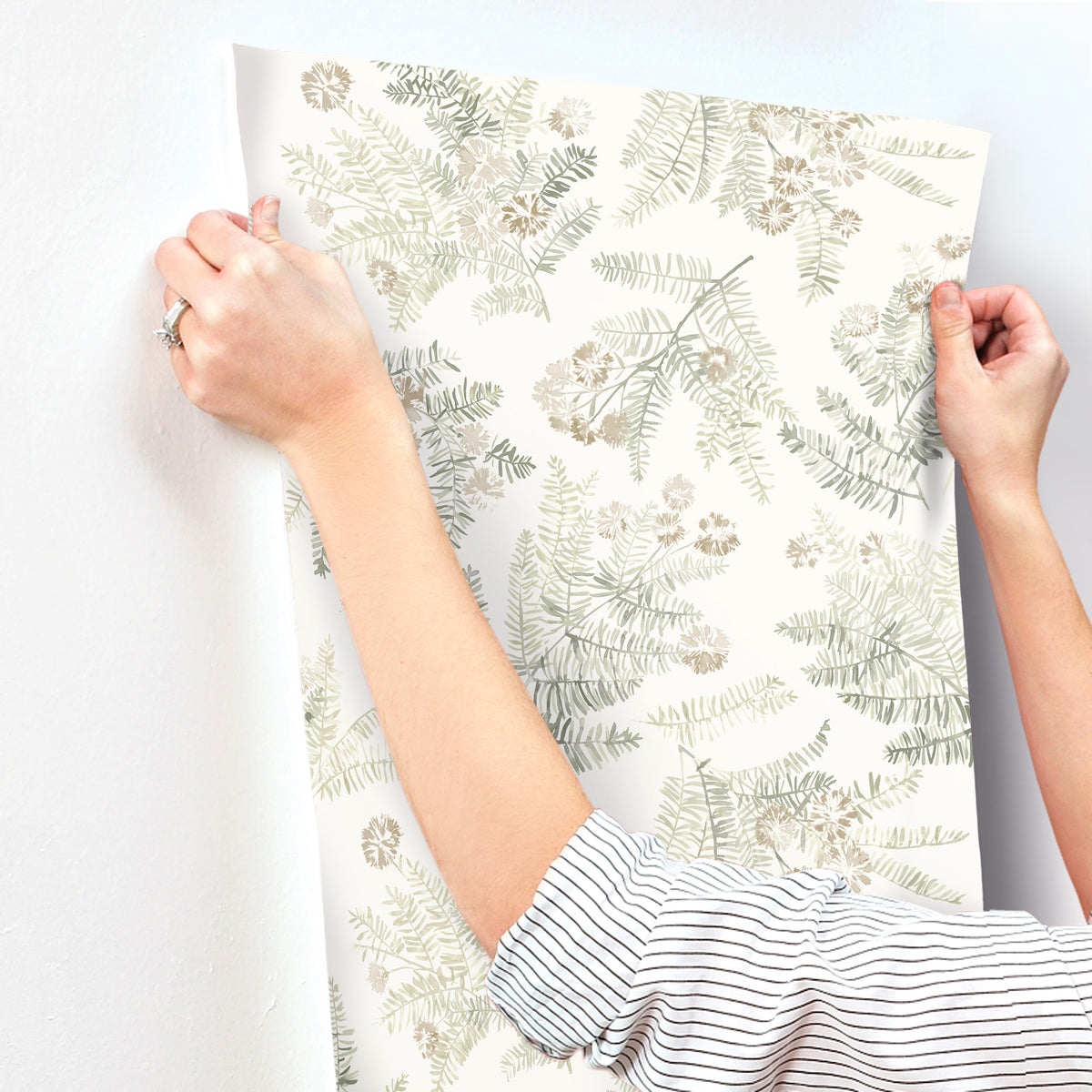 4169-83105-peel-and-stick-wallpaper-stick-application-step