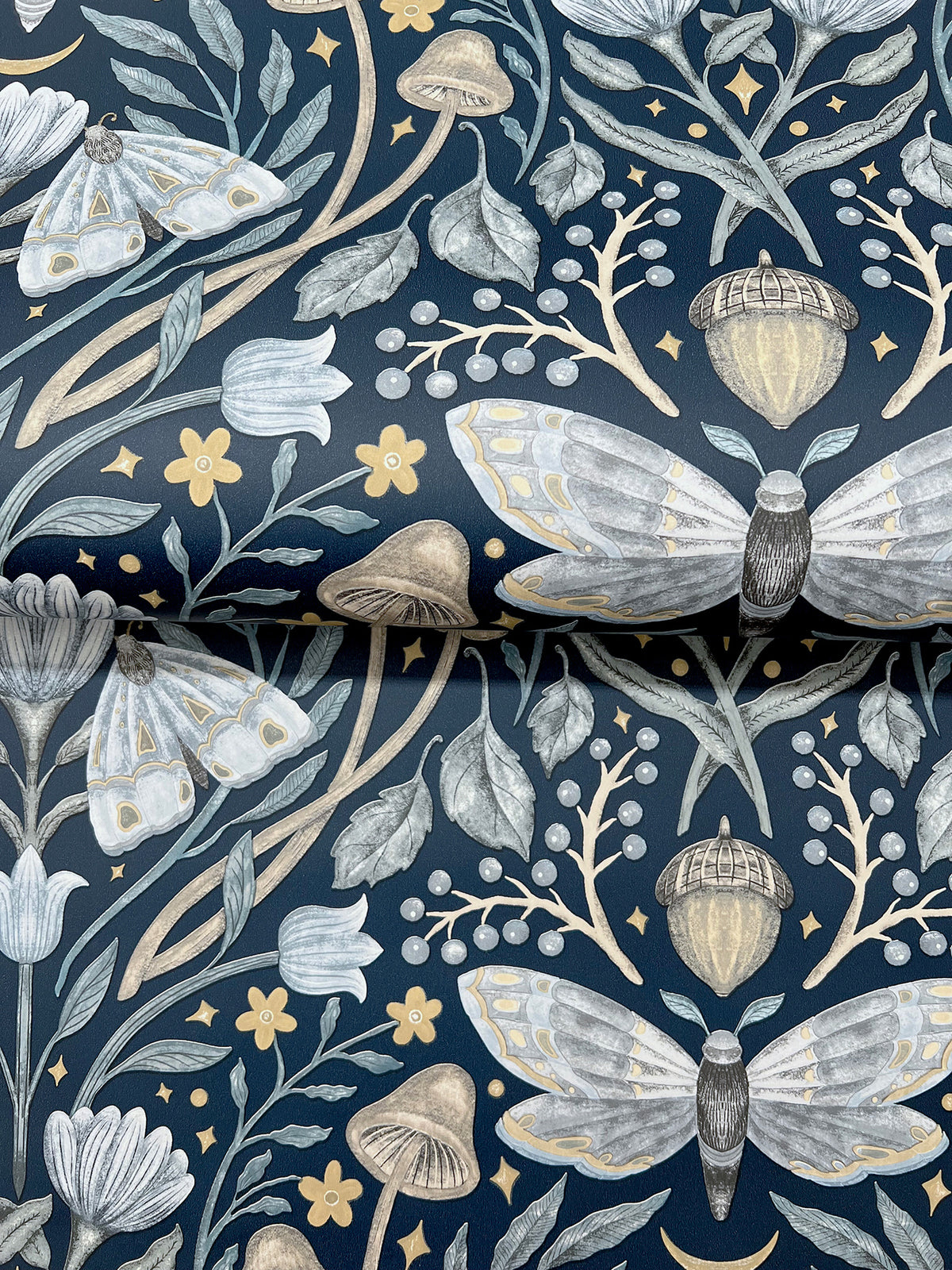 4169-83118-peel-and-stick-wallpaper-detail-closeup