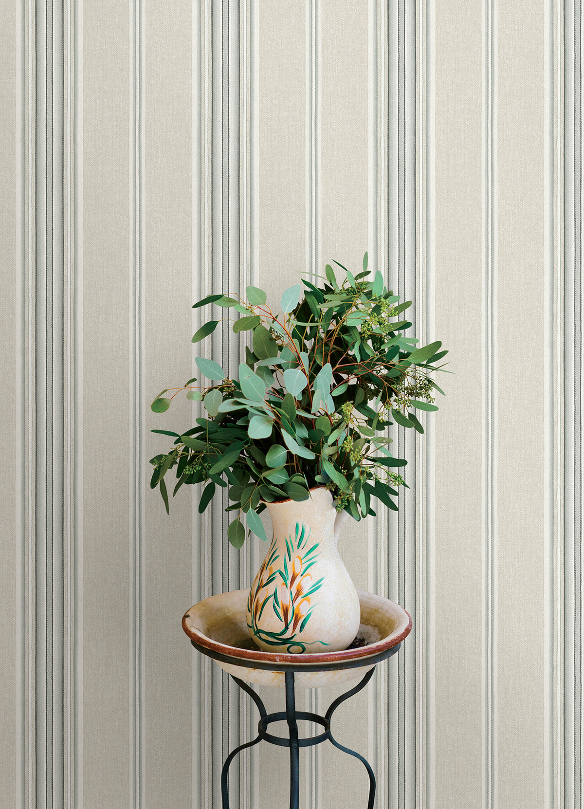 4169-83122-peel-and-stick-wallpaper-room-scene-detail-closeup