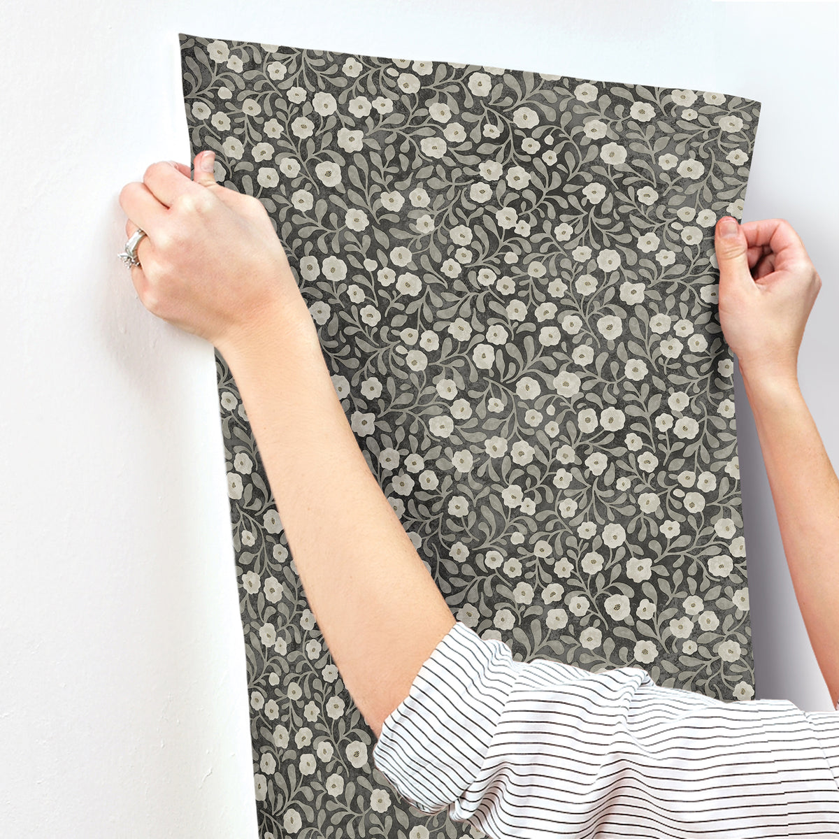4169-83133-peel-and-stick-wallpaper-stick-application-step