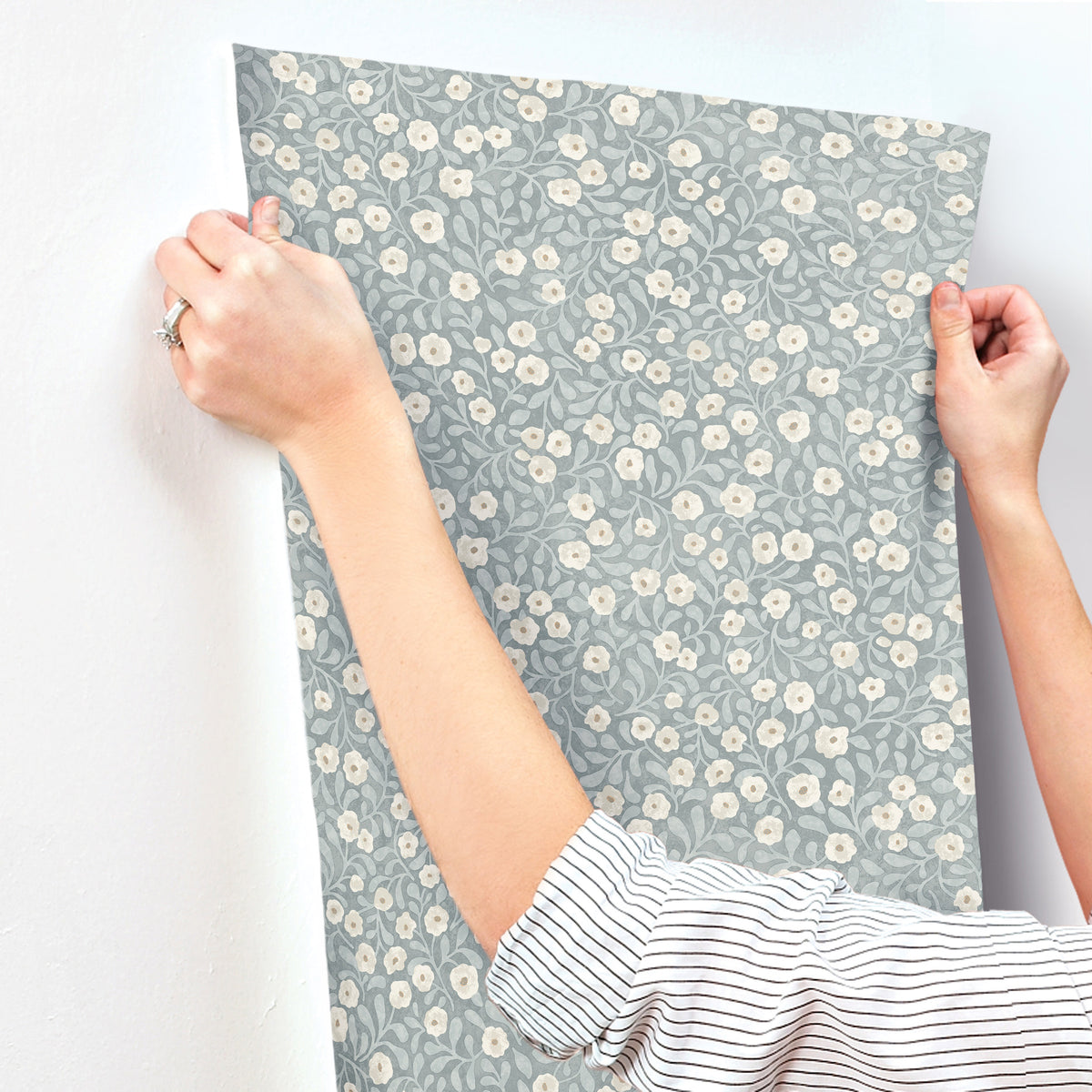 4169-83134-peel-and-stick-wallpaper-stick-application-step
