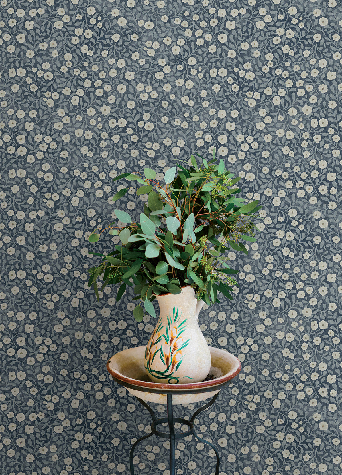 4169-83135-peel-and-stick-wallpaper-room-scene-detail-closeup