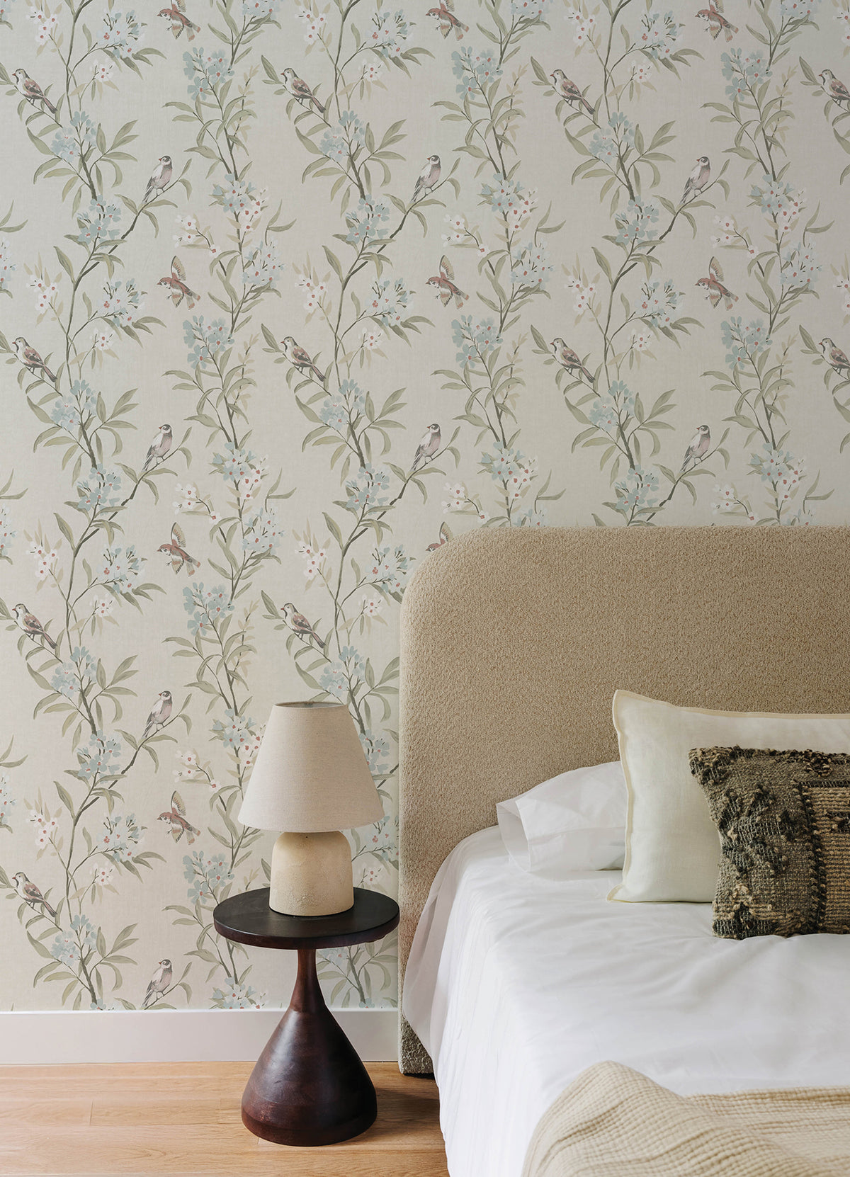 4169-83137-peel-and-stick-wallpaper-room-scene