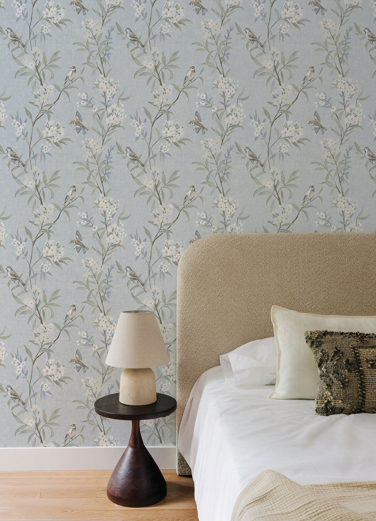 4169-83140-peel-and-stick-wallpaper-room-scene