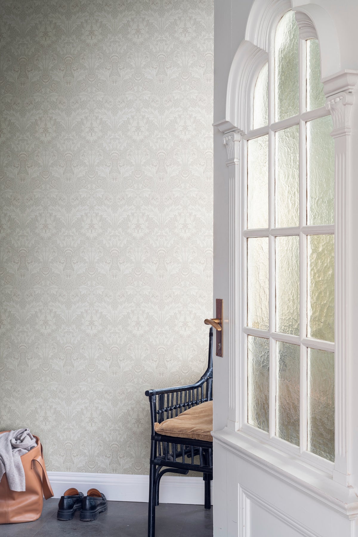 4171-82056-peel-and-stick-wallpaper-room-scene