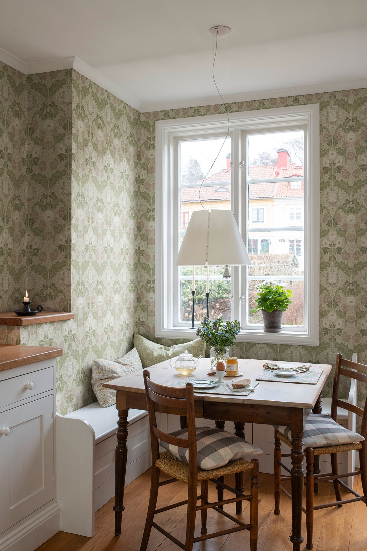 4171-82057-peel-and-stick-wallpaper-room-scene