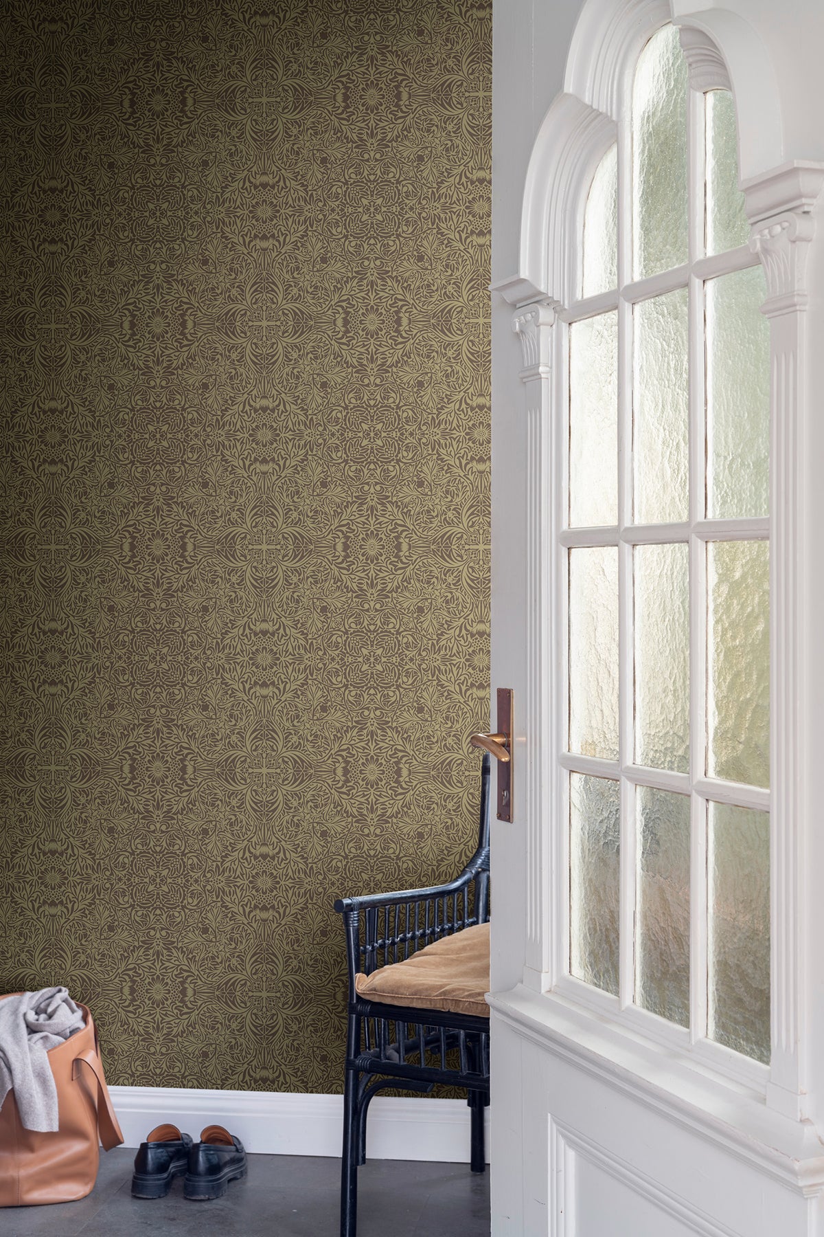 4171-82072-peel-and-stick-wallpaper-room-scene