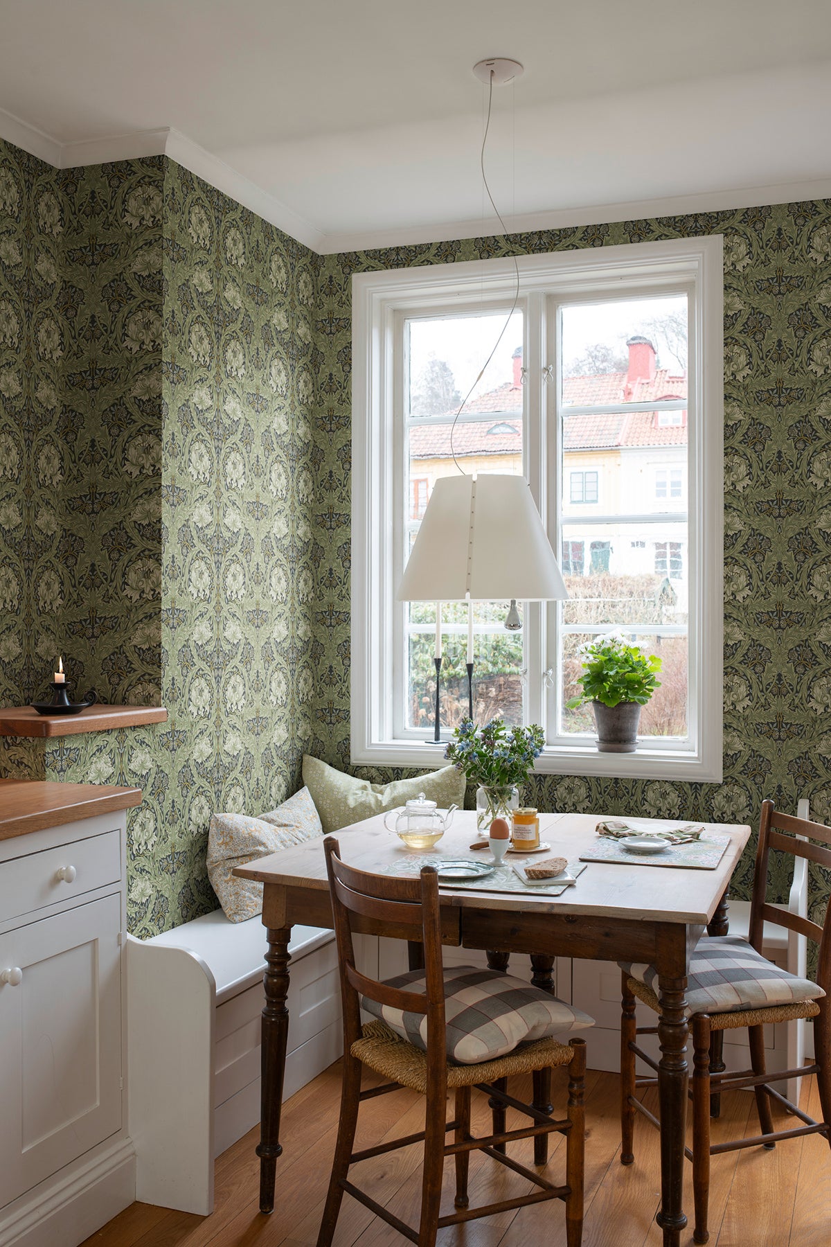 4171-82075-peel-and-stick-wallpaper-room-scene