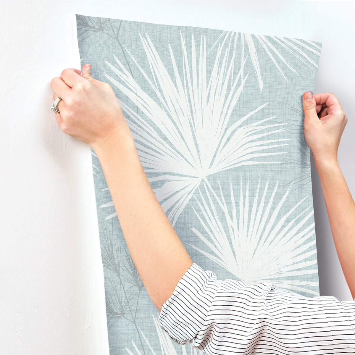 4172-27491-peel-and-stick-wallpaper-stick-application-step